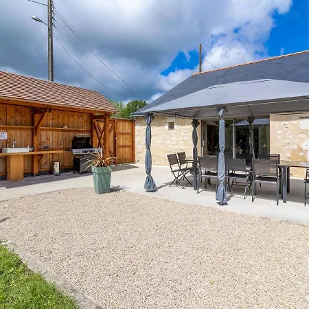 De Groupe Avec Salle De Jeux, Jardin 4000m², Proche Foret De Chandelais Et Zoo De La Fleche - Fr-1-622-56 Holiday home Bauge-en-Anjou