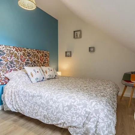 De Groupe Avec Salle De Jeux, Jardin 4000m², Proche Foret De Chandelais Et Zoo De La Fleche - Fr-1-622-56