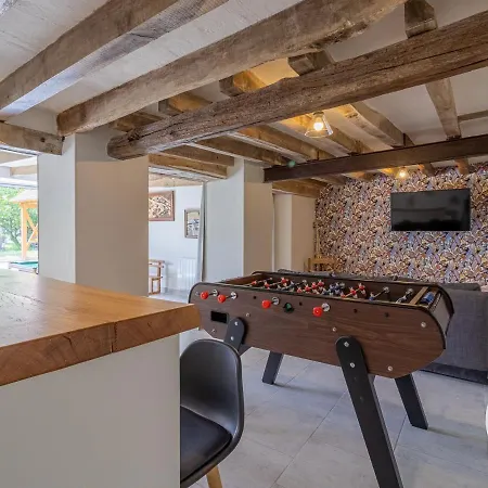 Vakantiehuis De Groupe Avec Salle De Jeux, Jardin 4000m², Proche Foret De Chandelais Et Zoo De La Fleche - Fr-1-622-56 *