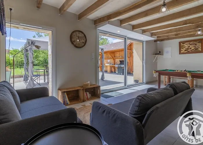 De Groupe Avec Salle De Jeux, Jardin 4000m², Proche Forêt De Chandelais Et Zoo De La Flèche - Fr-1-622-56 Hébergement de vacances Baugé