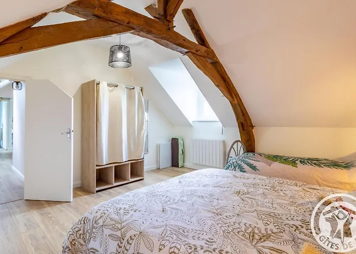 De Groupe Avec Salle De Jeux, Jardin 4000m², Proche Forêt De Chandelais Et Zoo De La Flèche - Fr-1-622-56 *