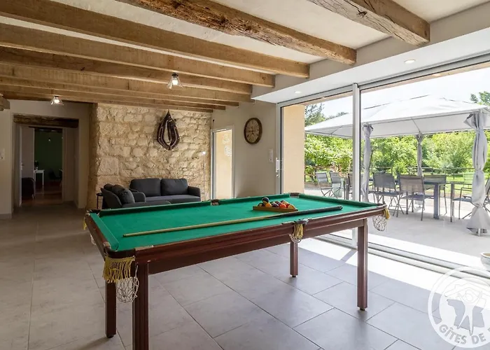 De Groupe Avec Salle De Jeux, Jardin 4000m², Proche Forêt De Chandelais Et Zoo De La Flèche - Fr-1-622-56 *