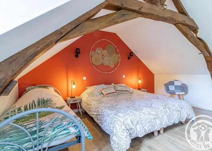 Vakantiehuis De Groupe Avec Salle De Jeux, Jardin 4000m², Proche Foret De Chandelais Et Zoo De La Fleche - Fr-1-622-56 Baugé