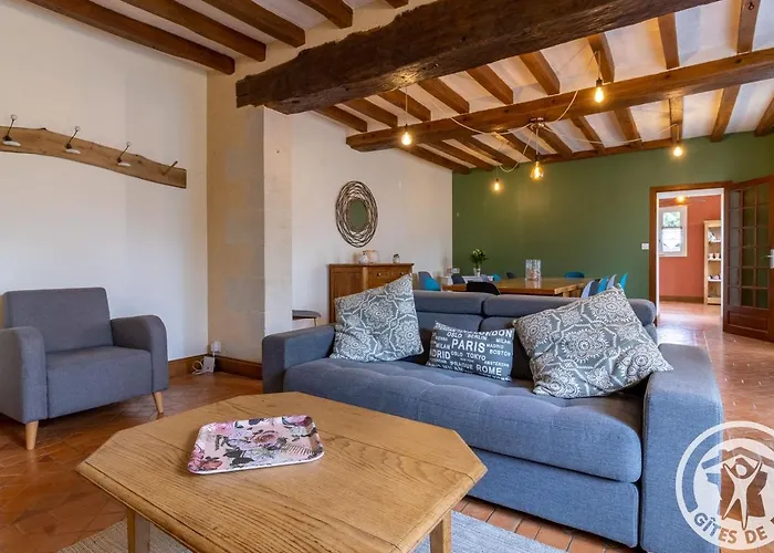 De Groupe Avec Salle De Jeux, Jardin 4000m², Proche Foret De Chandelais Et Zoo De La Fleche - Fr-1-622-56 * Baugé